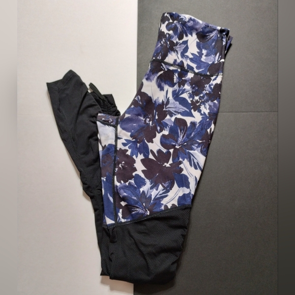 Fabletics Adjustable Ruched Leggings - Picture 4 of 4